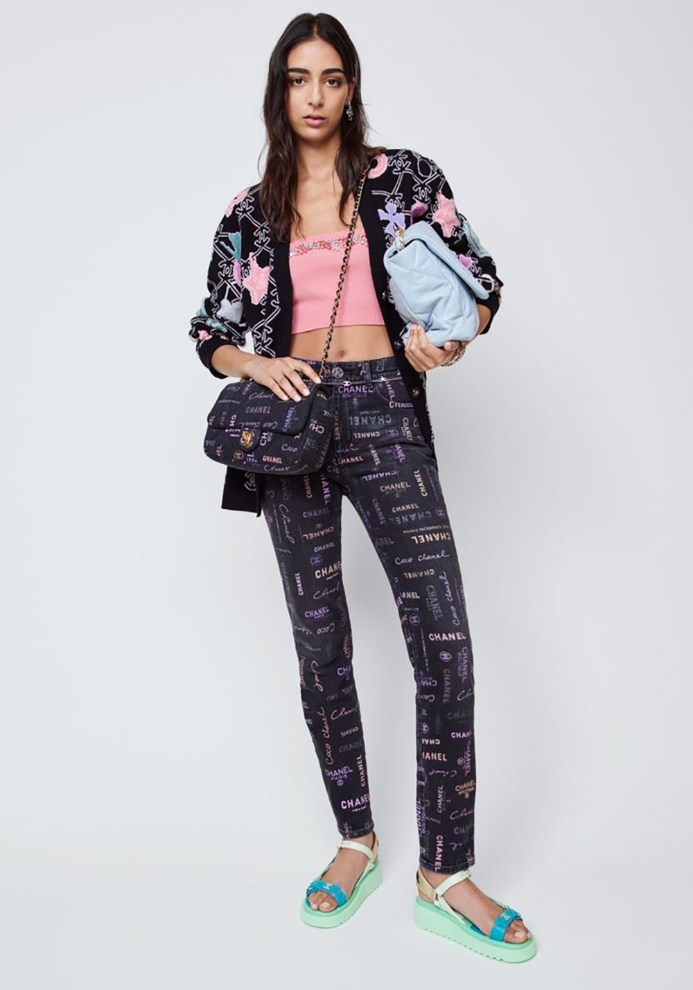 22P black logo simple jeans run2.JPG