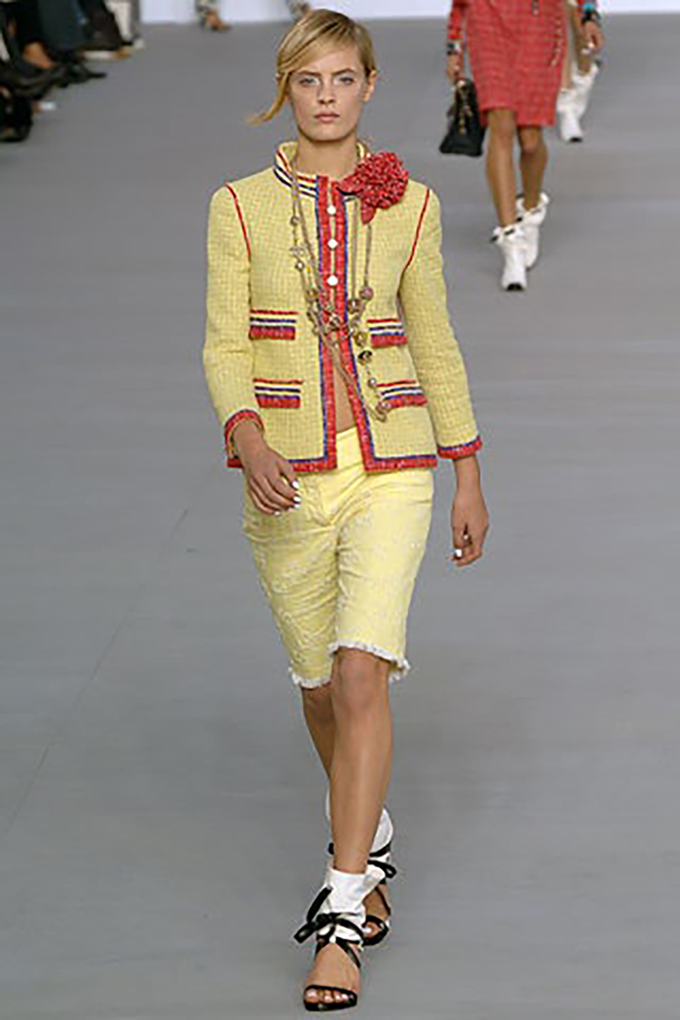 chanel 06P L14 yellow red brooch jacket runway1.jpg