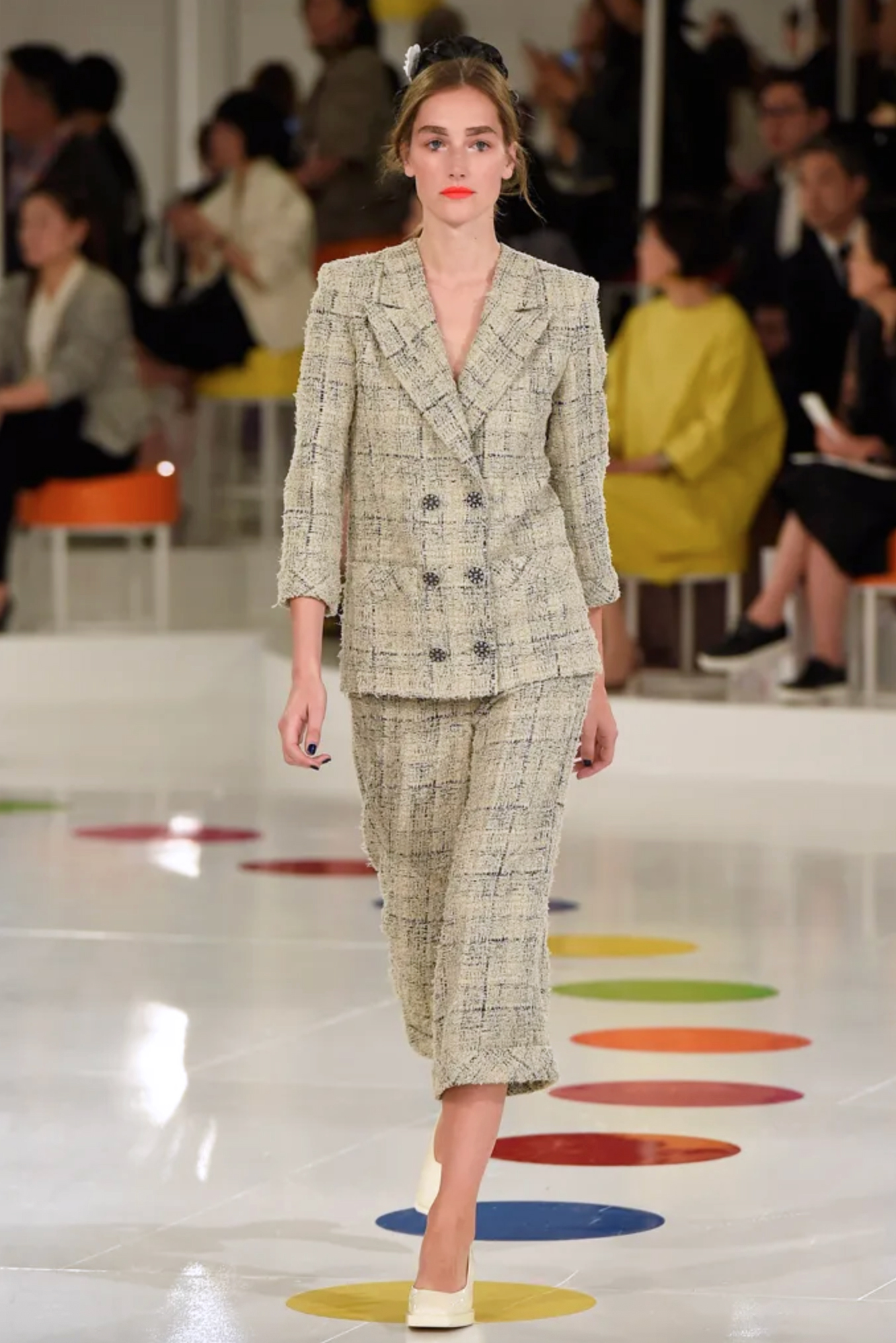 Seoul beige tweed jacket run.JPG