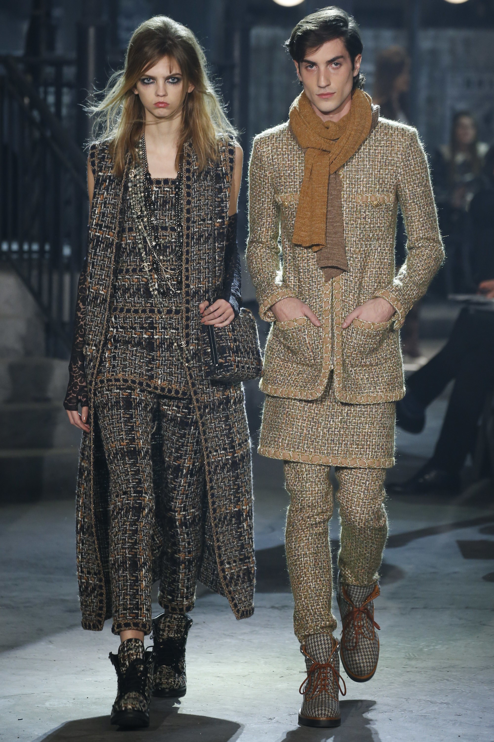 chanel rome tweed pants runway look 32.jpg