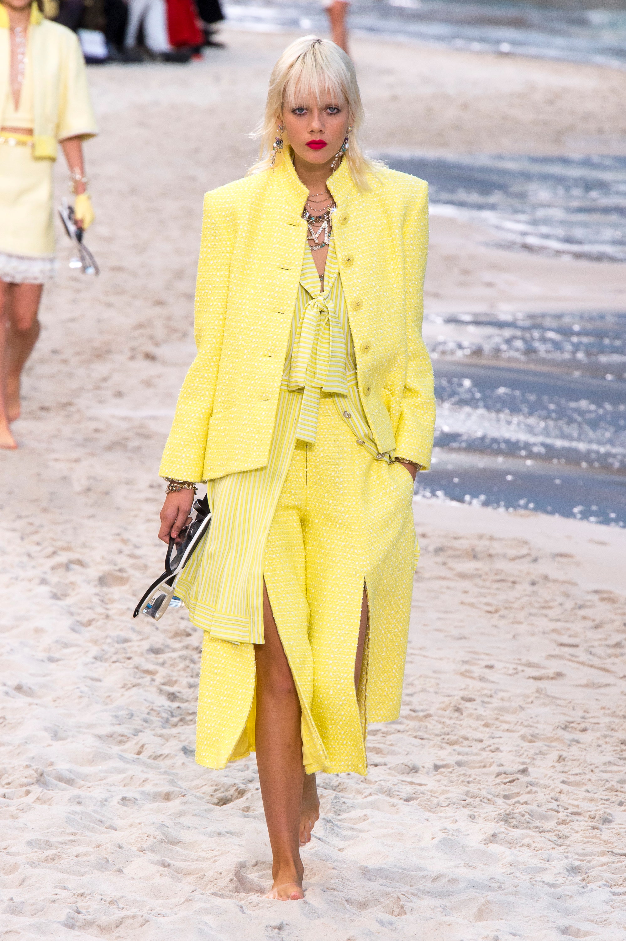 19P black shimmer tweed jacket yellow run.JPG