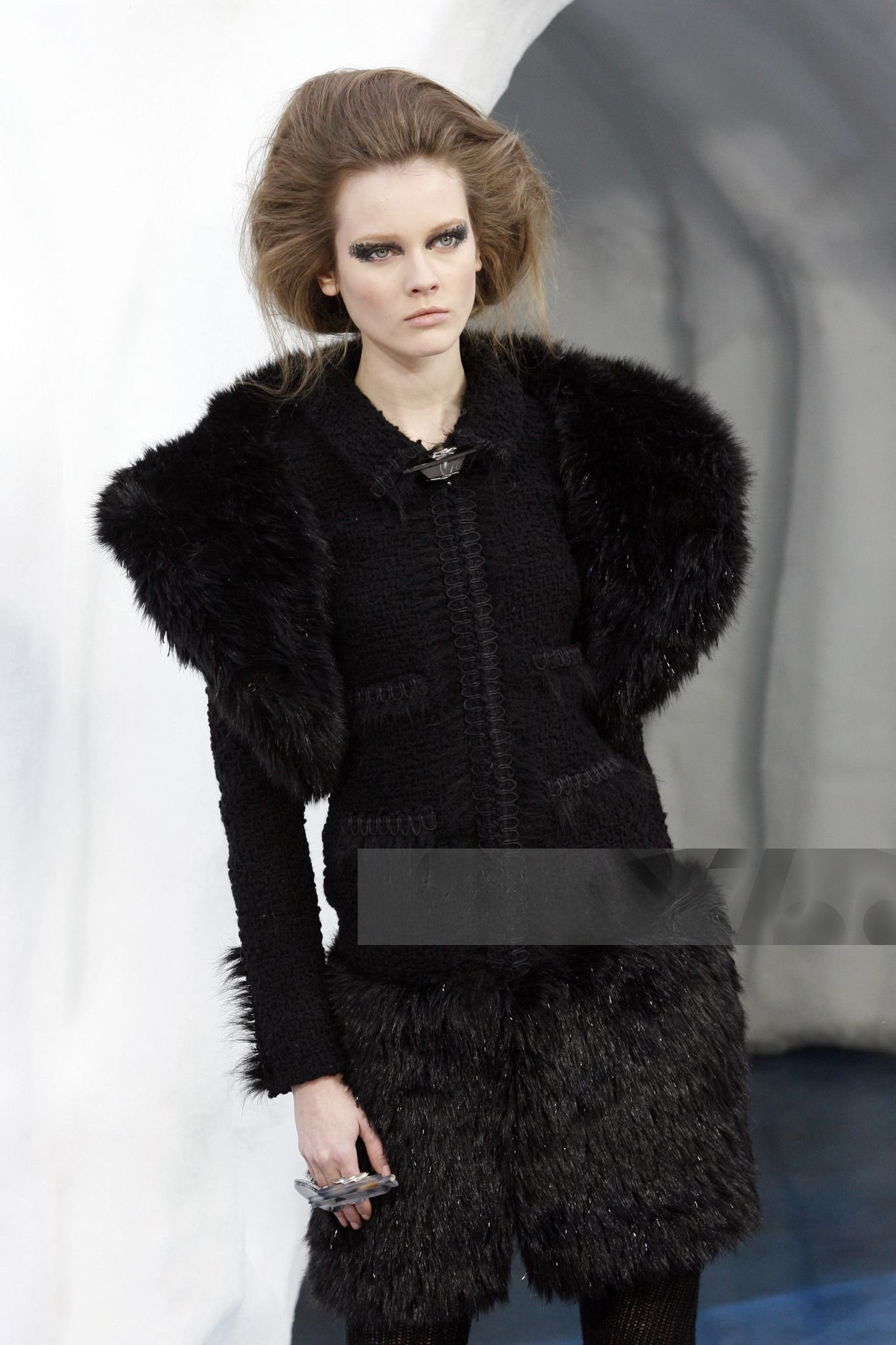 Arctic black 4p fluffy tweed jacket run02.jpg