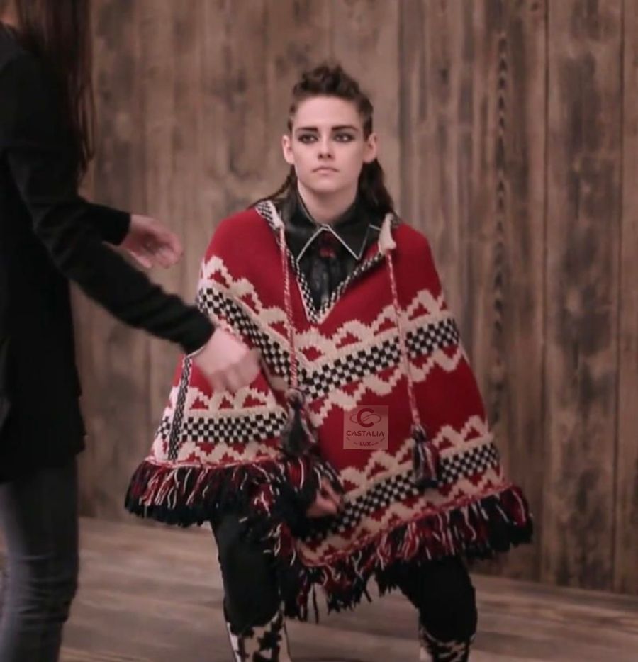 CHANEL Paris / Dallas Iconic Red Poncho — Paris / Dallas, Métiers d'Art 2014