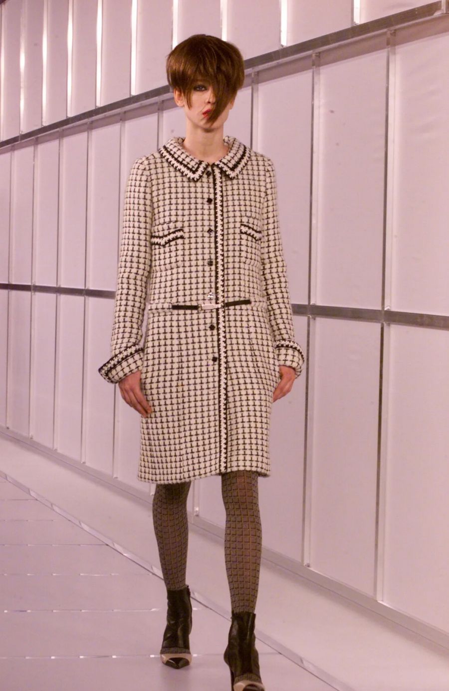 CHANEL 2000 Vintage Relic CC Buttons Tweed Coat, runway photograph — Fall/Winter 2000, Fall 2000
